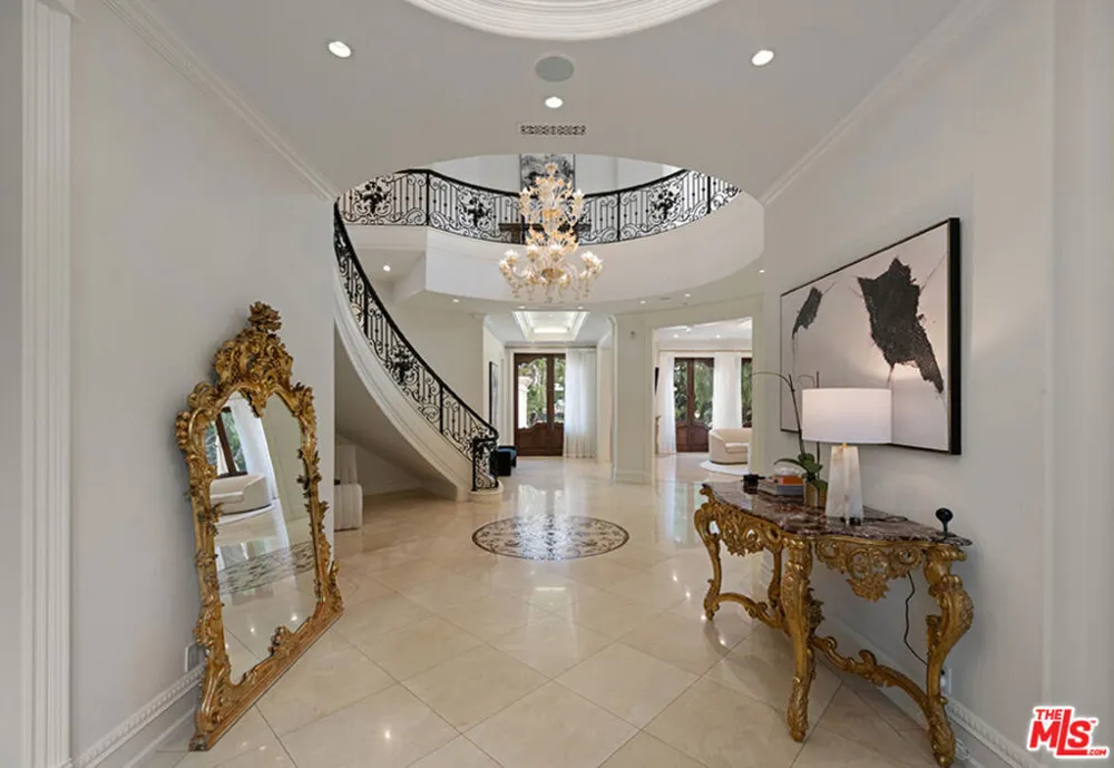 1021 Crescent Drive Beverly Hills, CA 90210