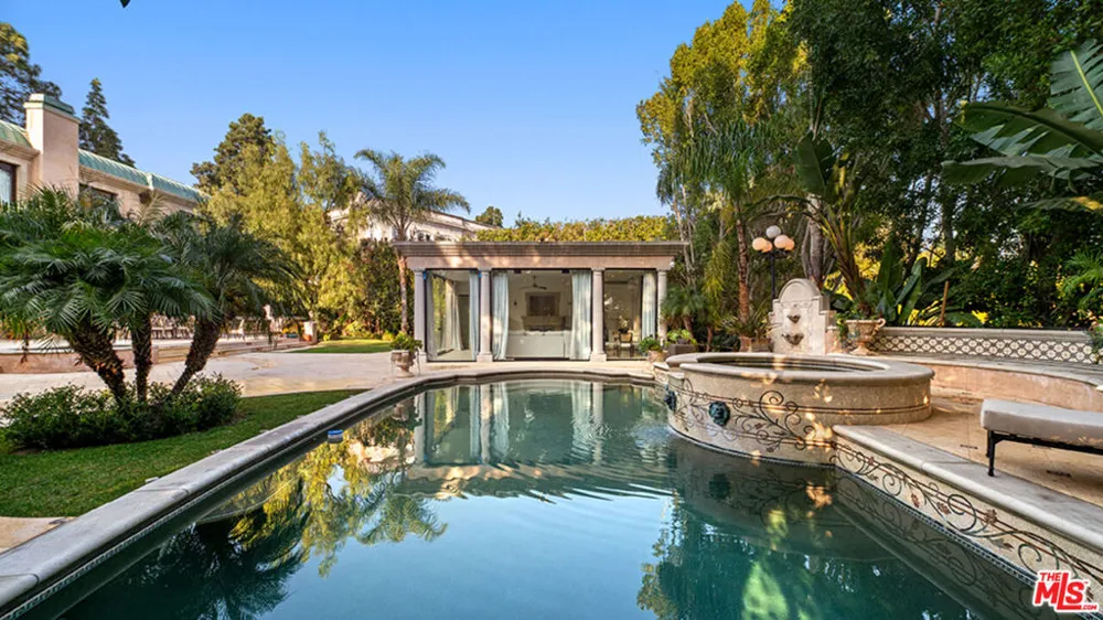 1021 Crescent Drive Beverly Hills, CA 90210