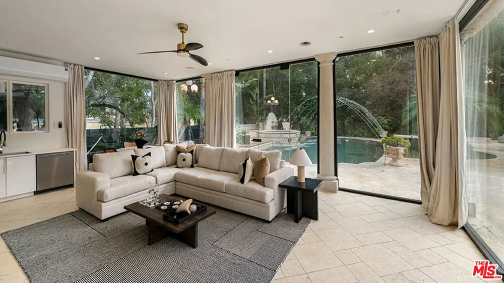 1021 Crescent Drive Beverly Hills, CA 90210