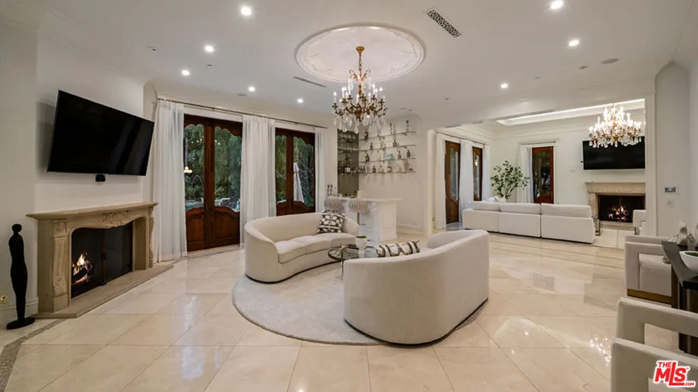 1021 Crescent Drive Beverly Hills, CA 90210