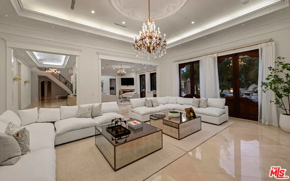1021 Crescent Drive Beverly Hills, CA 90210