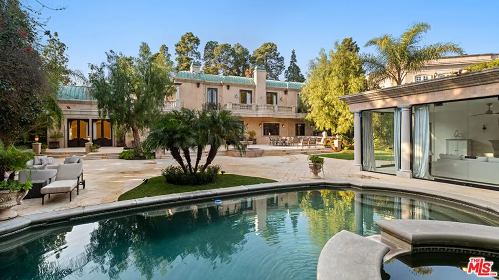 1021 Crescent Drive Beverly Hills, CA 90210