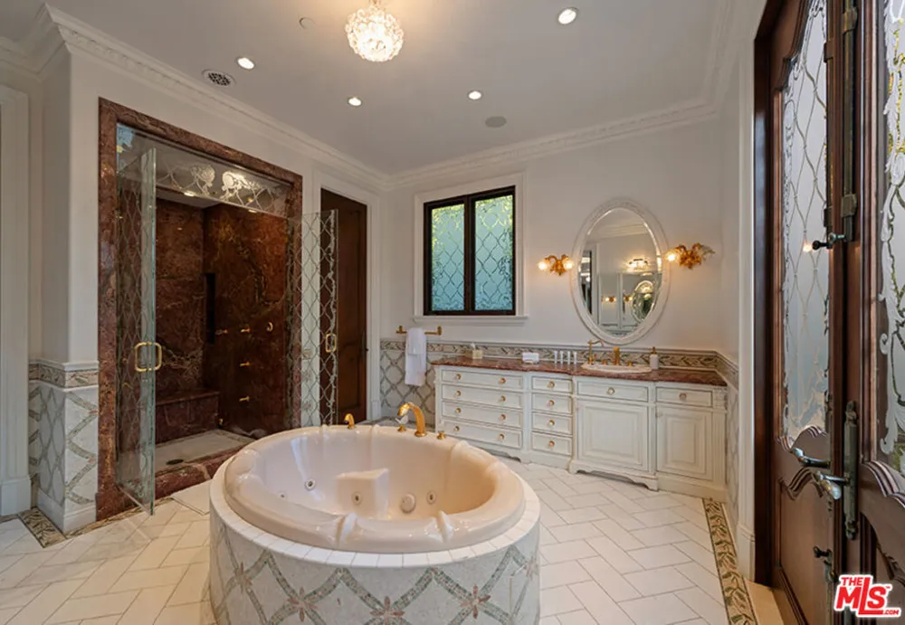 1021 Crescent Drive Beverly Hills, CA 90210