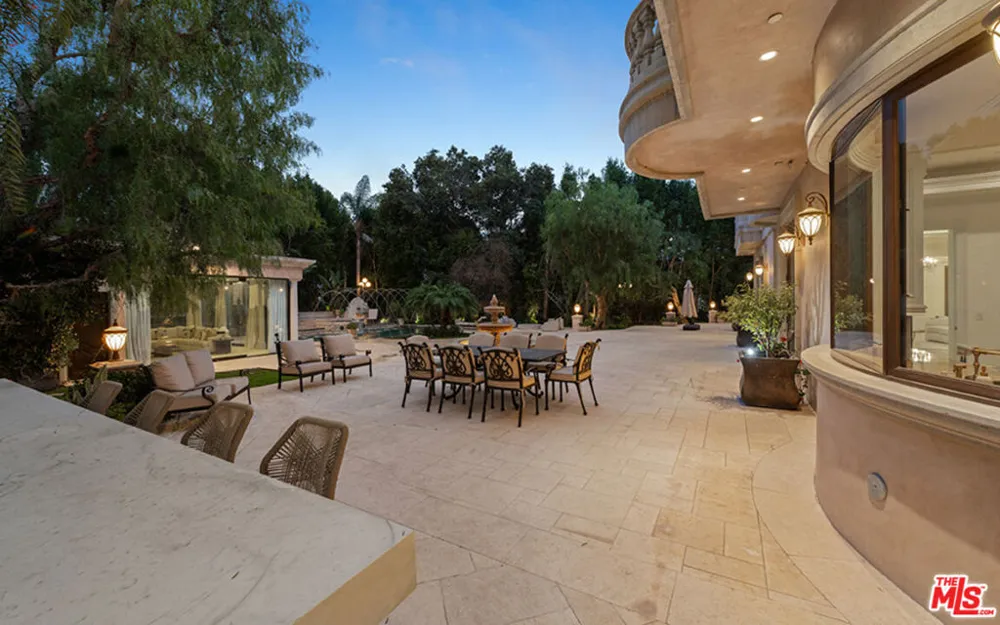 1021 Crescent Drive Beverly Hills, CA 90210