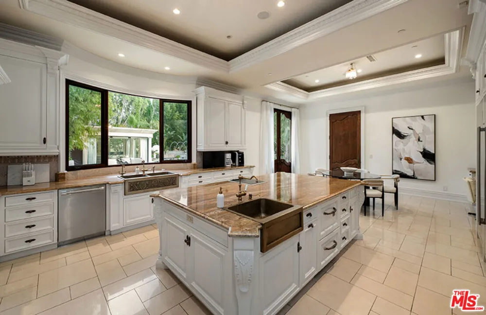1021 Crescent Drive Beverly Hills, CA 90210