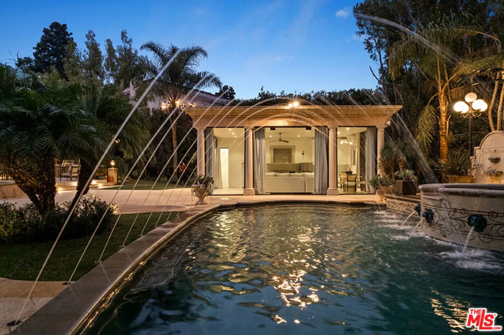 1021 Crescent Drive Beverly Hills, CA 90210