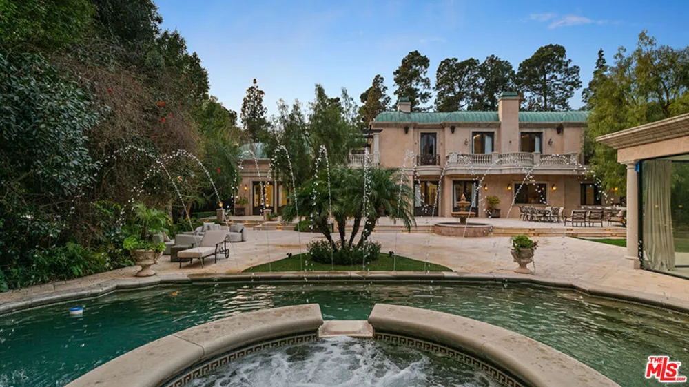 1021 Crescent Drive Beverly Hills, CA 90210