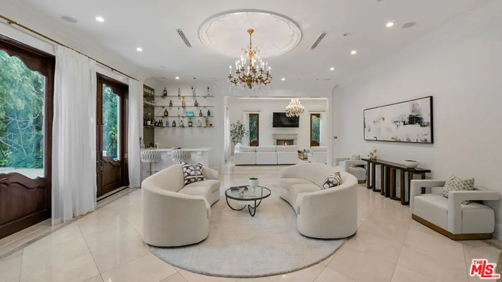1021 Crescent Drive Beverly Hills, CA 90210