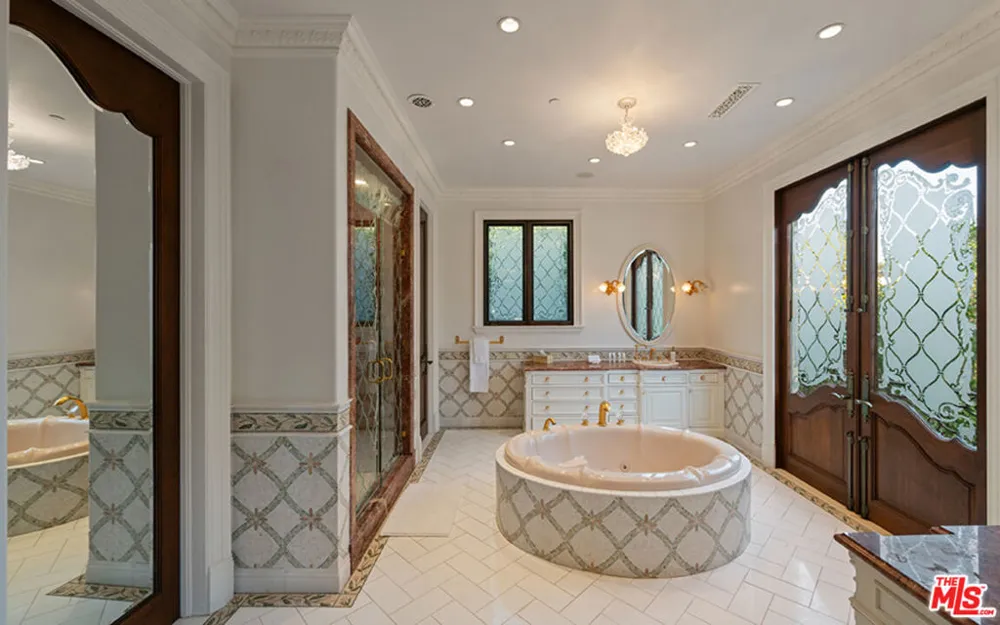 1021 Crescent Drive Beverly Hills, CA 90210