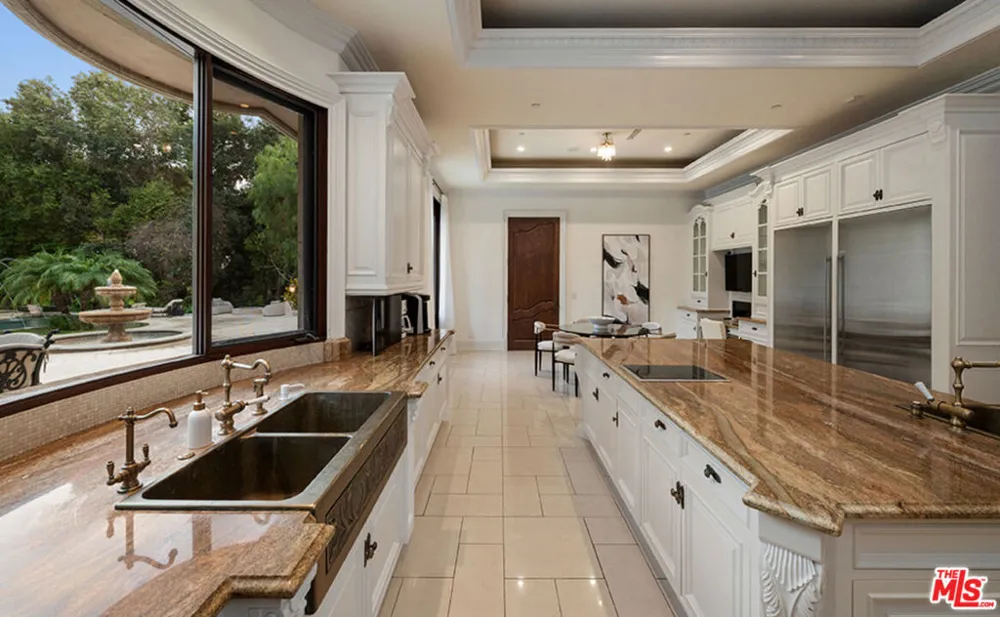 1021 Crescent Drive Beverly Hills, CA 90210
