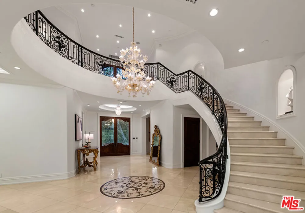1021 Crescent Drive Beverly Hills, CA 90210