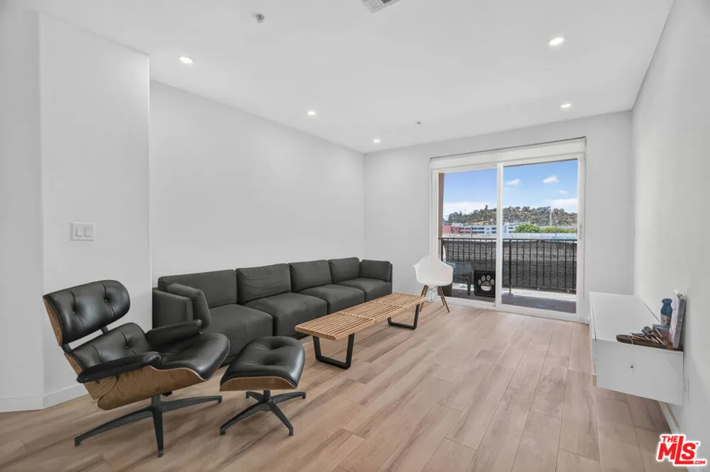360 W Avenue 26 #236 Los Angeles, CA 90031
