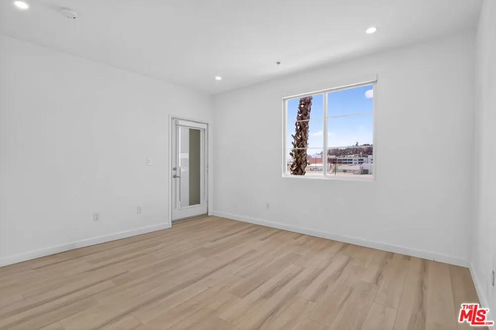 360 W Avenue 26 #236 Los Angeles, CA 90031
