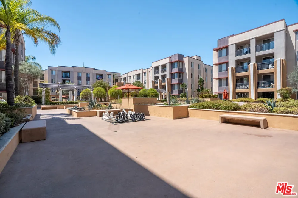 360 W Avenue 26 #236 Los Angeles, CA 90031