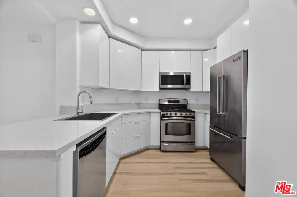 360 W Avenue 26 #236 Los Angeles, CA 90031