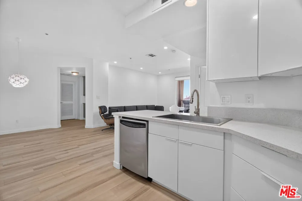 360 W Avenue 26 #236 Los Angeles, CA 90031