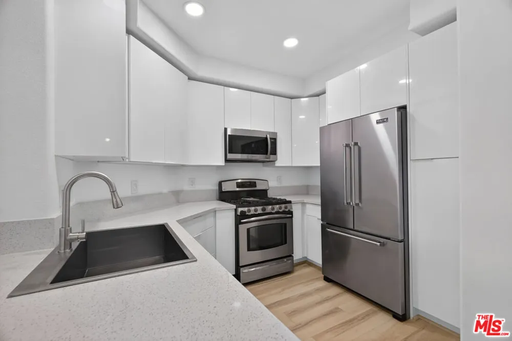 360 W Avenue 26 #236 Los Angeles, CA 90031