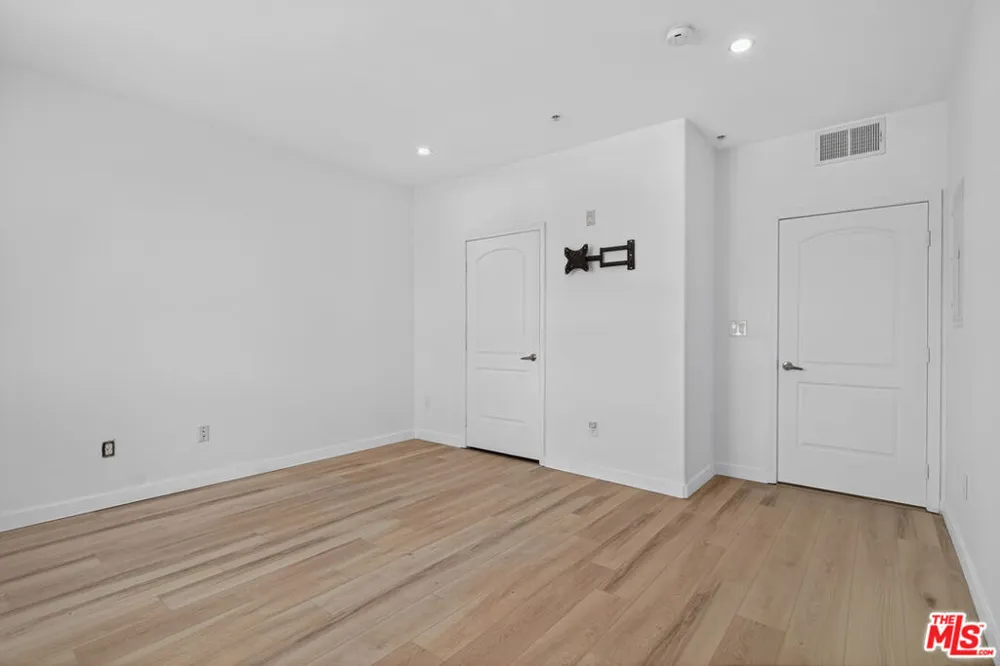 360 W Avenue 26 #236 Los Angeles, CA 90031
