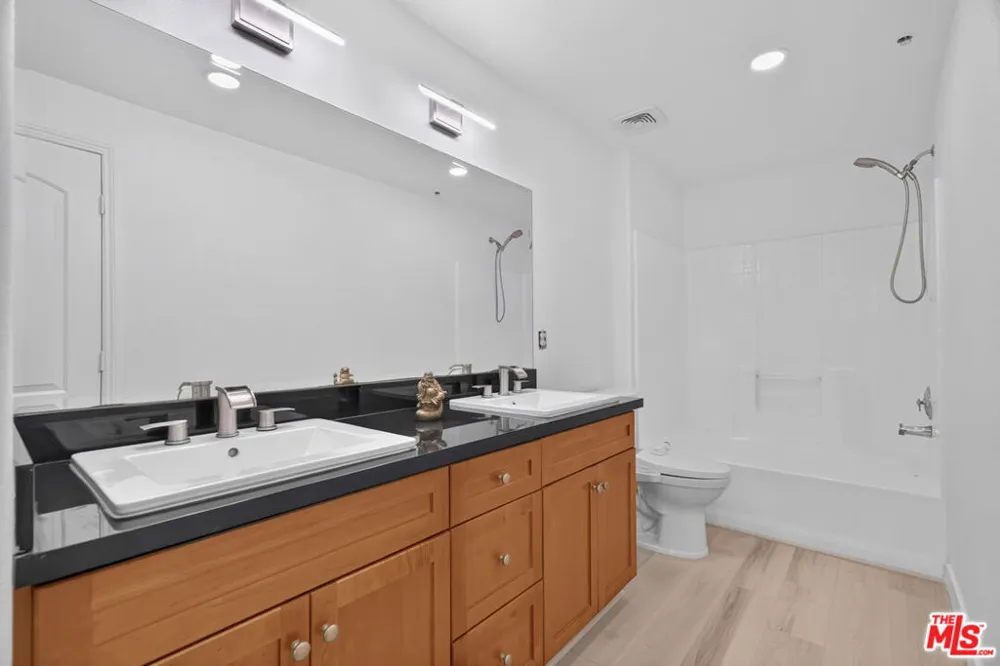 360 W Avenue 26 #236 Los Angeles, CA 90031