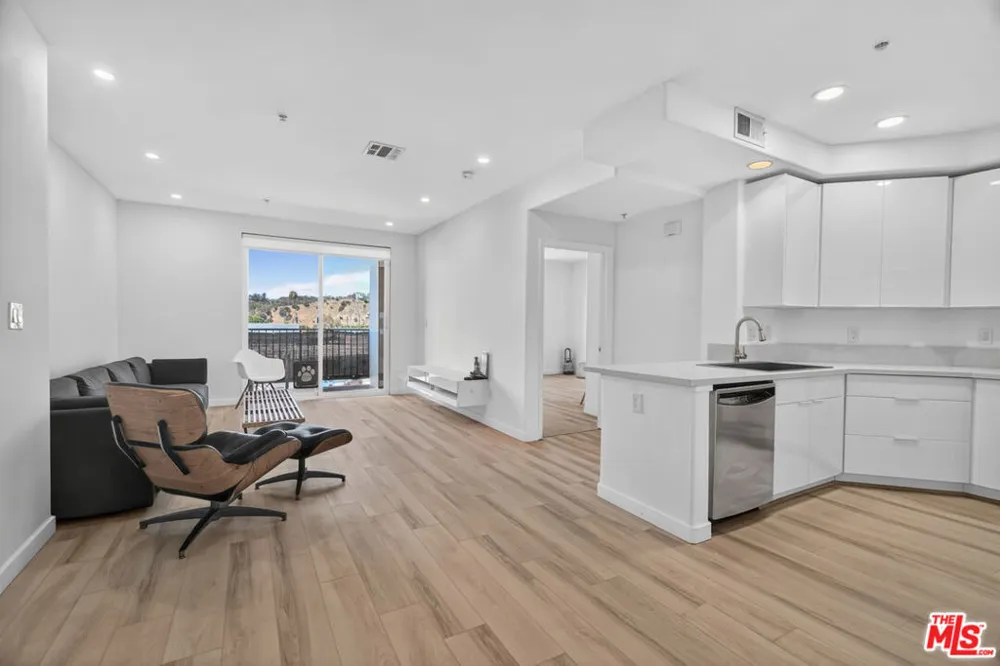 360 W Avenue 26 #236 Los Angeles, CA 90031