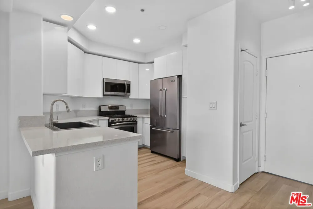 360 W Avenue 26 #236 Los Angeles, CA 90031