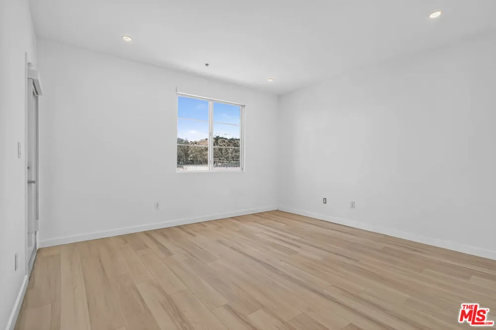 360 W Avenue 26 #236 Los Angeles, CA 90031