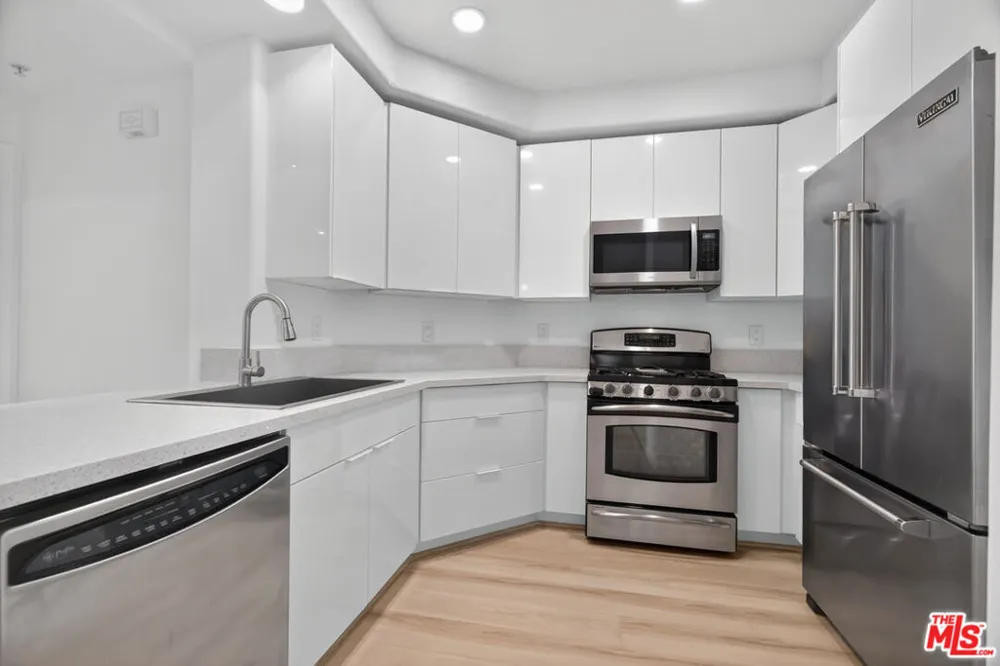 360 W Avenue 26 #236 Los Angeles, CA 90031