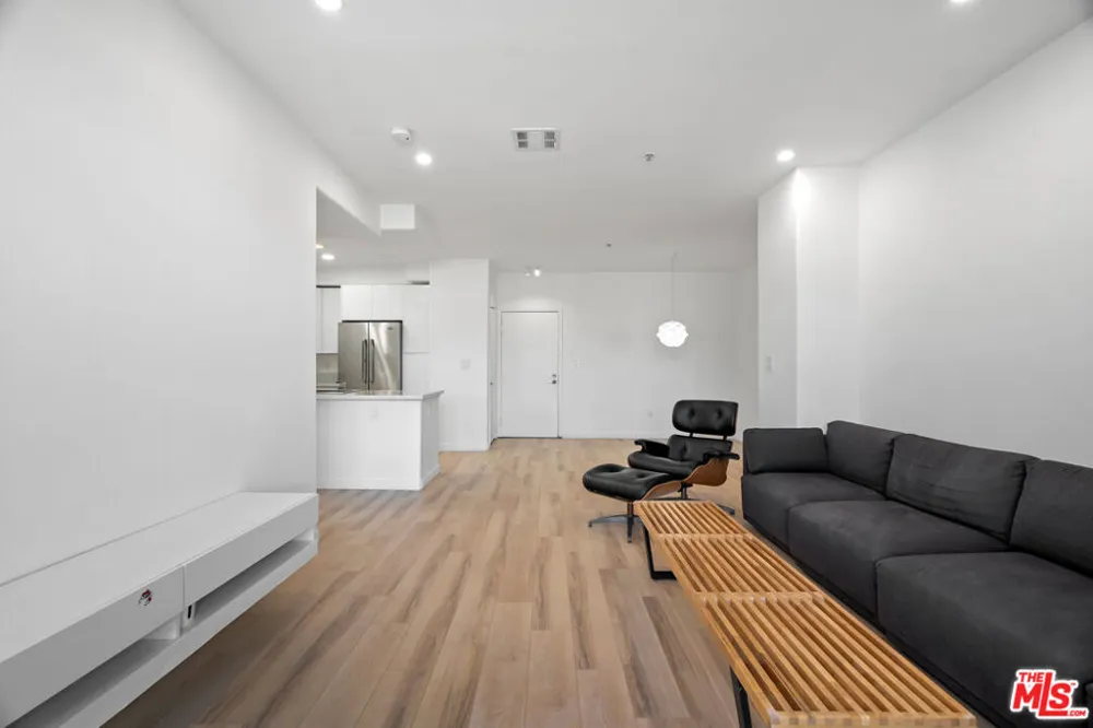 360 W Avenue 26 #236 Los Angeles, CA 90031