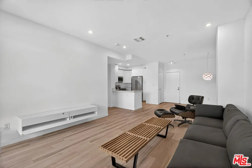 360 W Avenue 26 #236 Los Angeles, CA 90031