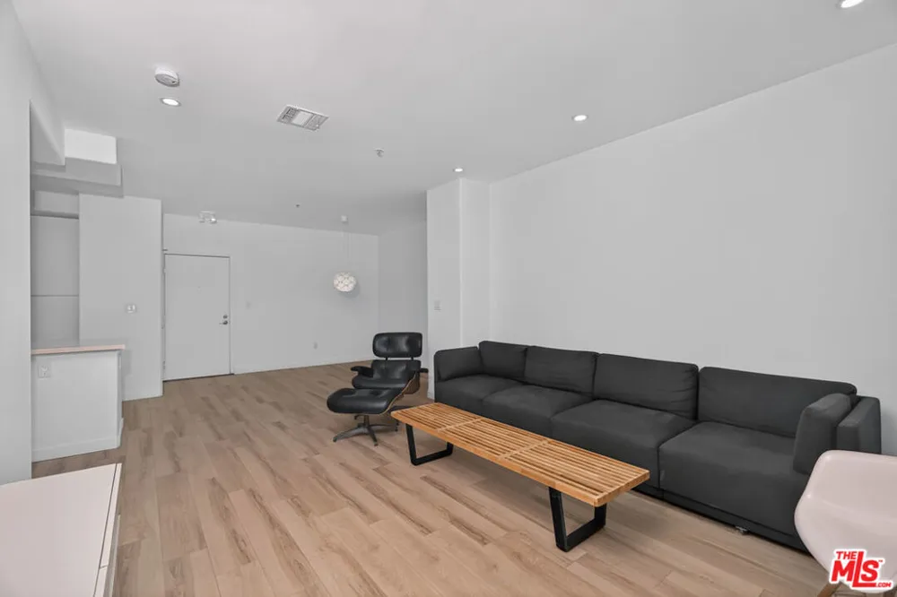 360 W Avenue 26 #236 Los Angeles, CA 90031
