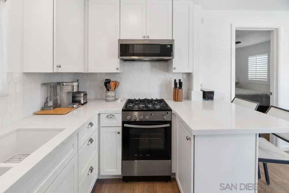 2057 Felspar St San Diego, CA 92109