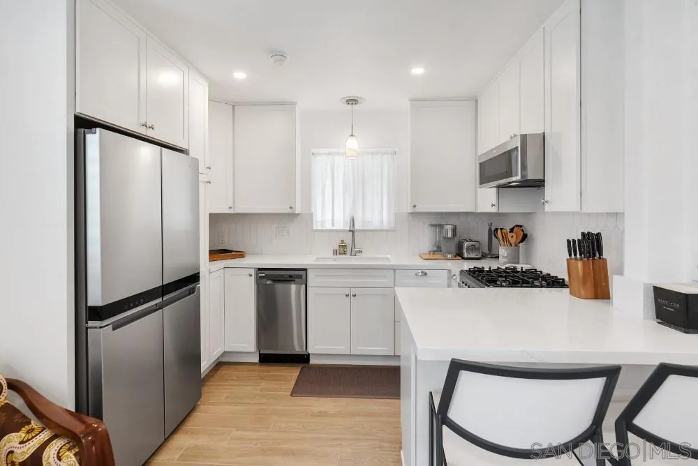 2057 Felspar St San Diego, CA 92109