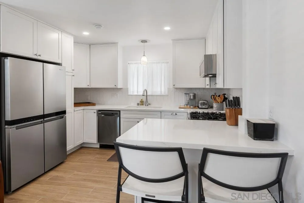 2057 Felspar St San Diego, CA 92109