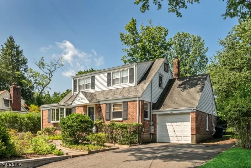 69 7Th St Cresskill, NJ 07626