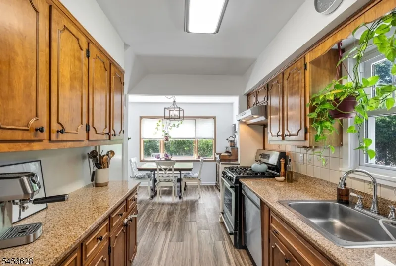 69 7Th St Cresskill, NJ 07626