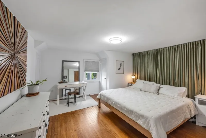 69 7Th St Cresskill, NJ 07626