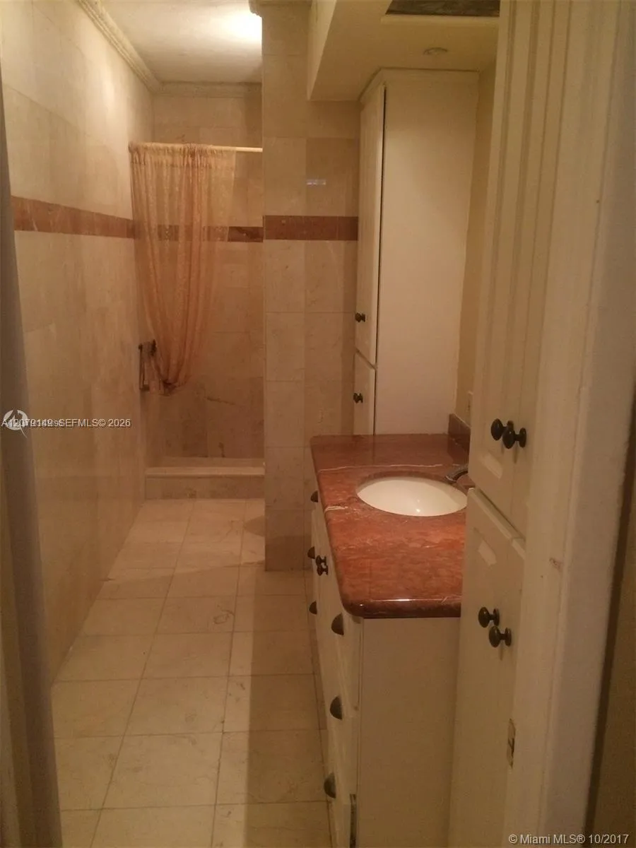 5005 Collins Ave #1202 Miami Beach, FL 33140