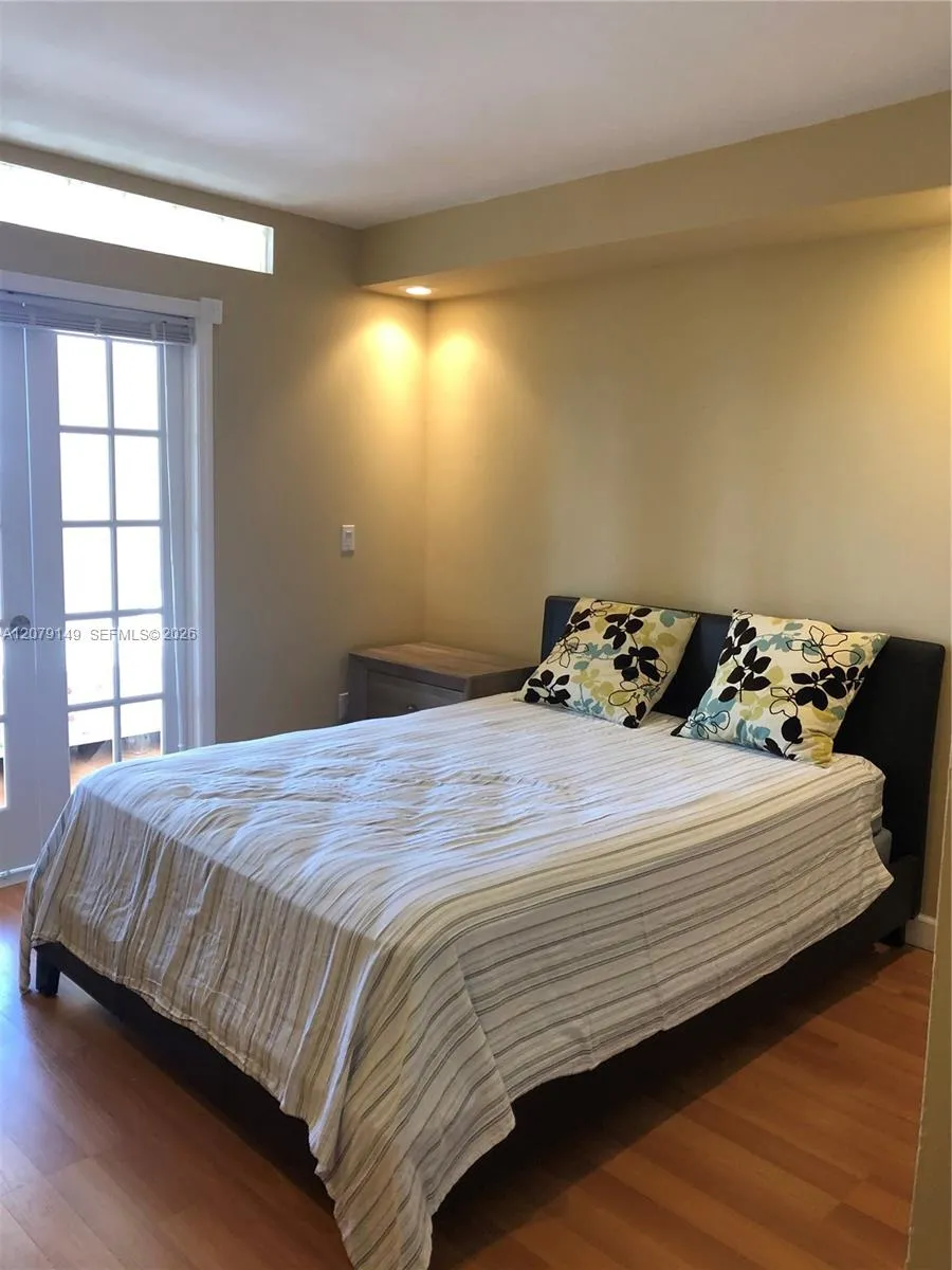 5005 Collins Ave #1202 Miami Beach, FL 33140