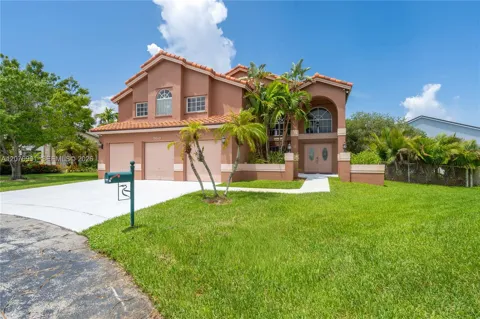 950 NW 197th Ter