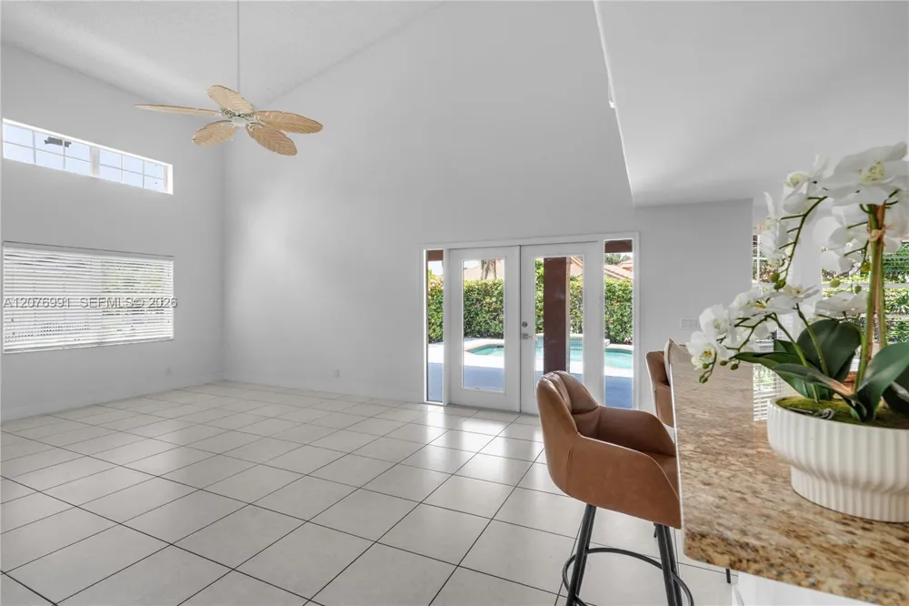 950 NW 197th Ter Pembroke Pines, FL 33029