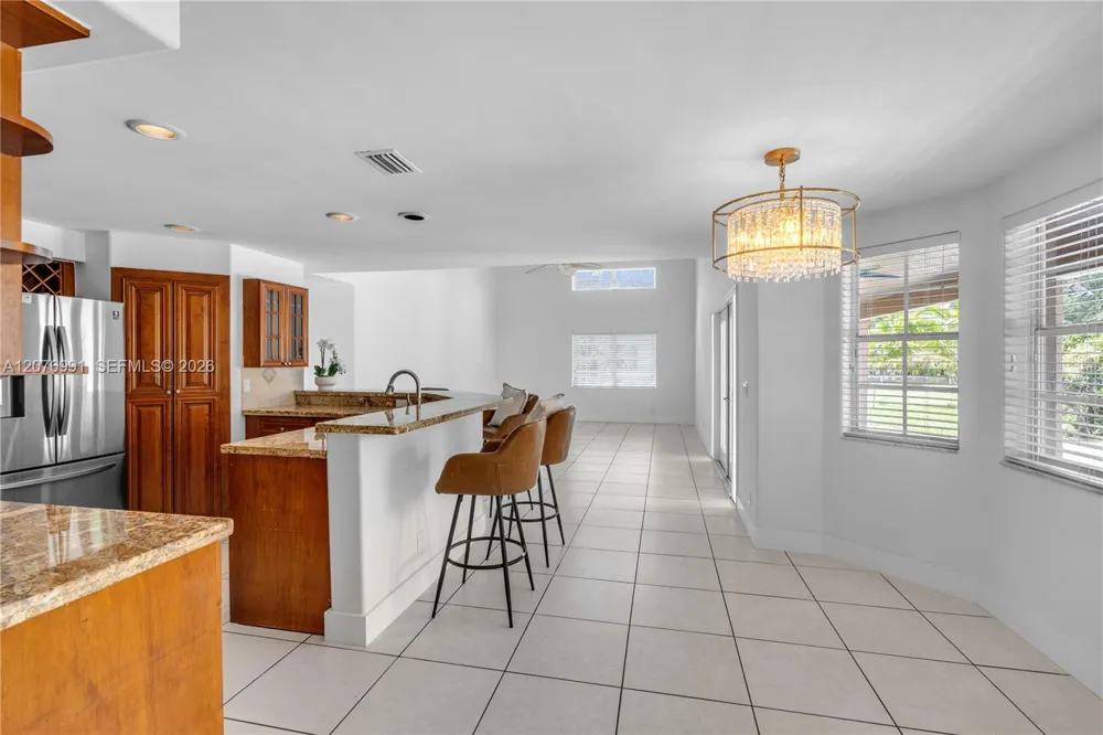 950 NW 197th Ter Pembroke Pines, FL 33029