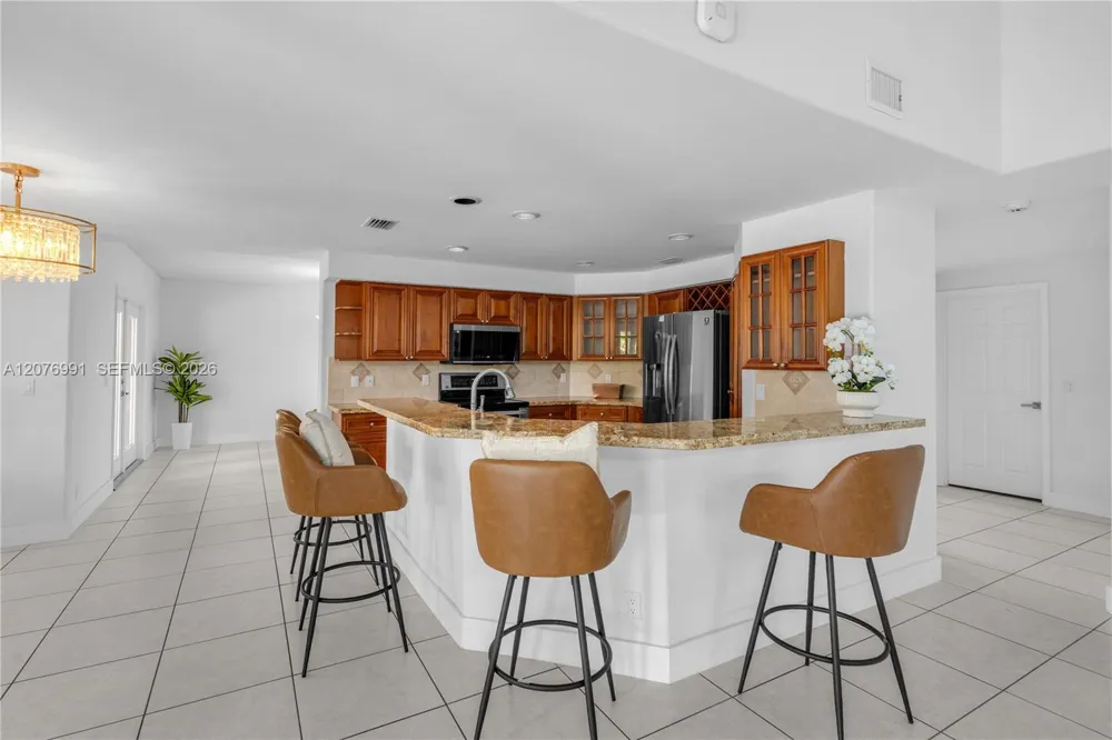950 NW 197th Ter Pembroke Pines, FL 33029