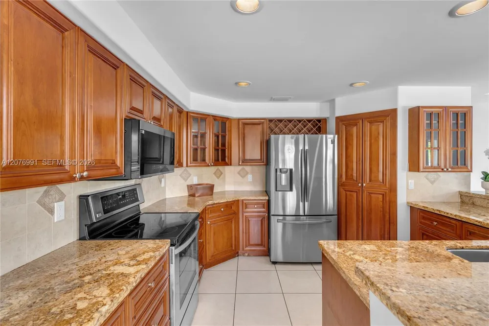 950 NW 197th Ter Pembroke Pines, FL 33029