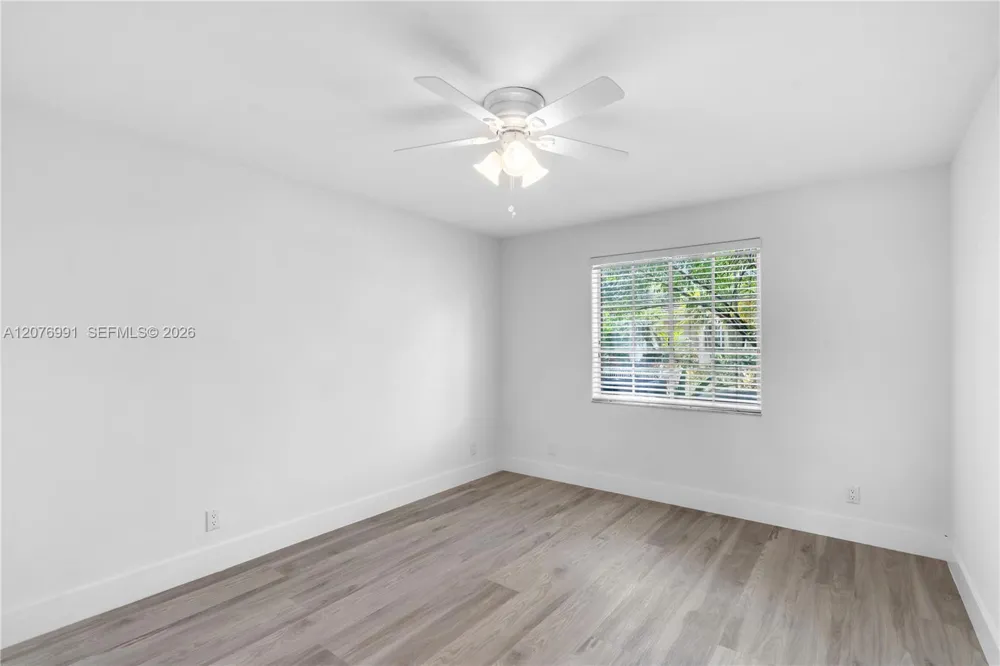 950 NW 197th Ter Pembroke Pines, FL 33029