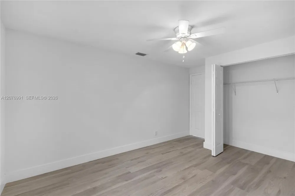950 NW 197th Ter Pembroke Pines, FL 33029
