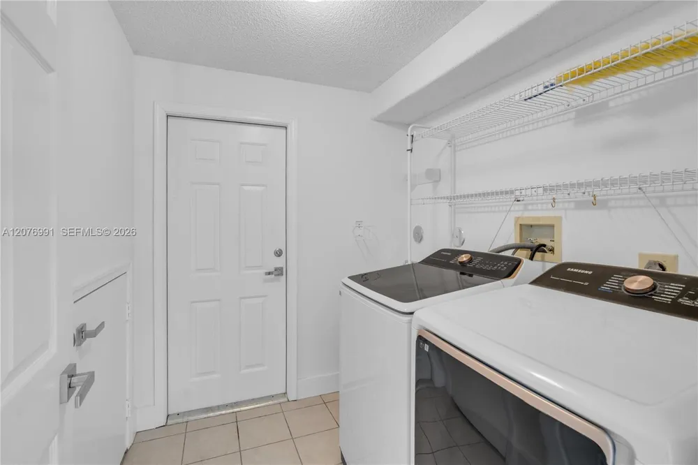 950 NW 197th Ter Pembroke Pines, FL 33029
