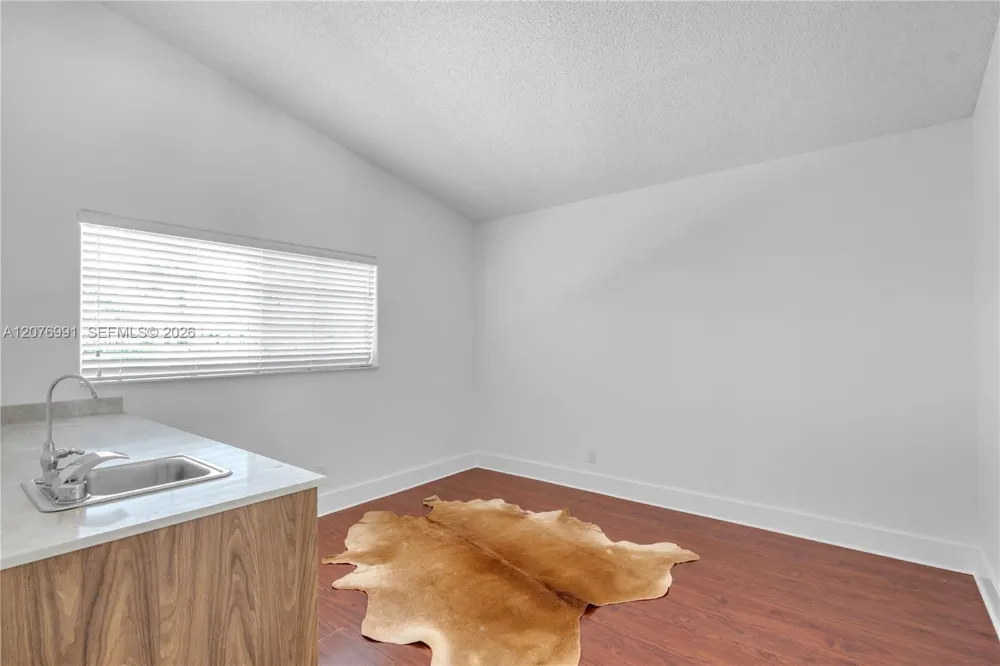 950 NW 197th Ter Pembroke Pines, FL 33029