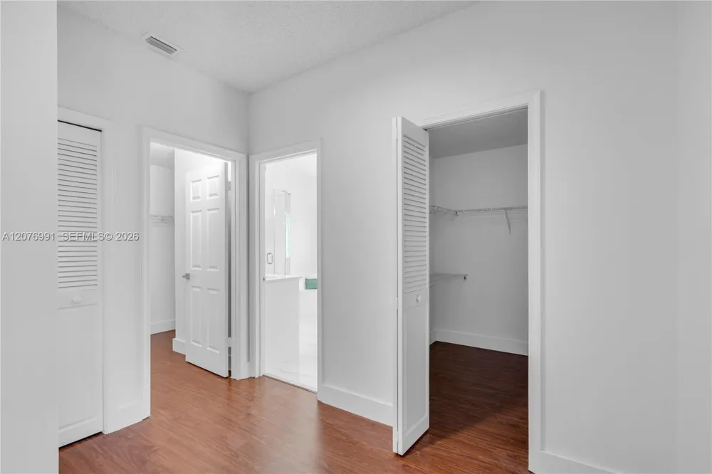 950 NW 197th Ter Pembroke Pines, FL 33029