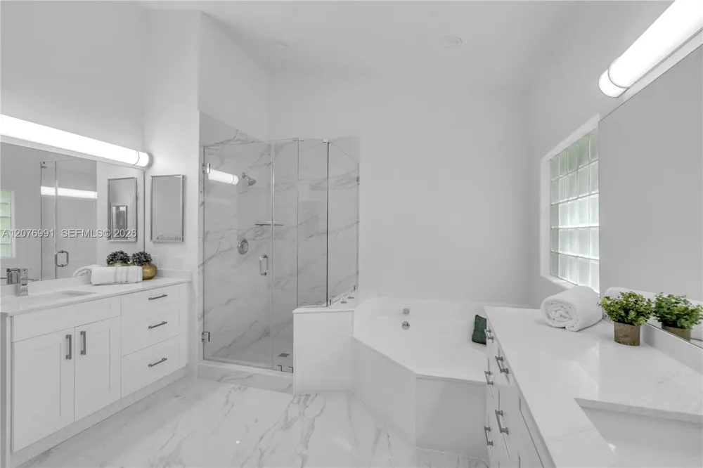 950 NW 197th Ter Pembroke Pines, FL 33029