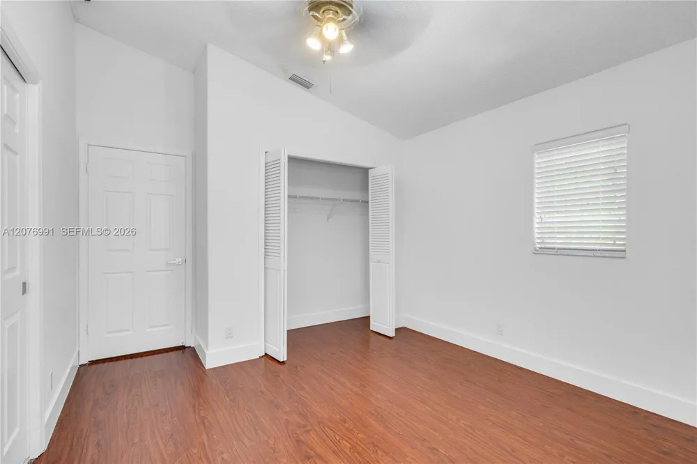 950 NW 197th Ter Pembroke Pines, FL 33029